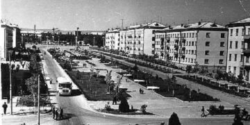 Η πόλη Κεντάου, το 1957. Ο Βασίλης Φησατίδης έζησε εκεί από το 1949 μέχρι τον θάνατό του, στις 7 Νοεμβρίου 1984 (πηγή: moremhod.info)