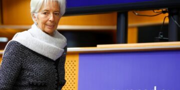 Η πρόεδρος της Ευρωπαϊκής Κεντρικής Τράπεζας Κριστίν Λαγκάρντ, σήμερα στο Ευρωπαϊκό Κοινοβούλιο (φωτ.:   EPA/STEPHANIE LECOCQ)