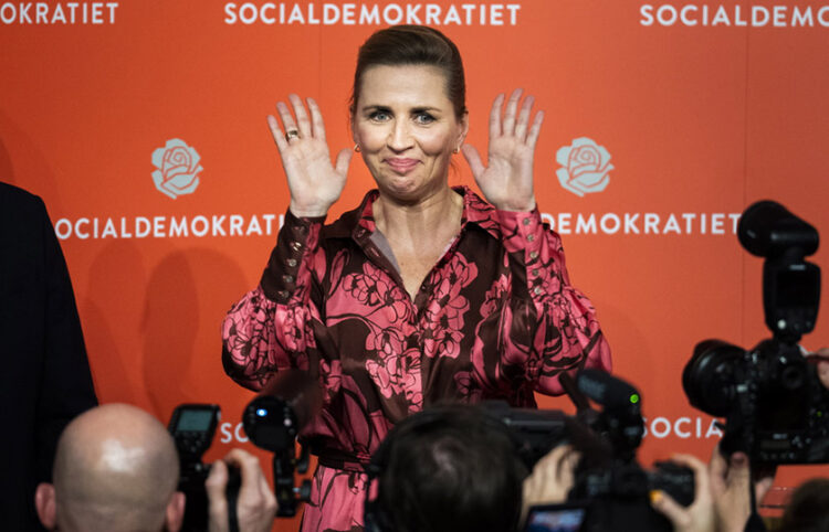 Η επικεφαλής των Σοσιαλδημοκρατών της Δανίας Μέτε Φρέντεριξεν (φωτ.: EPA / Martin Sylvest)