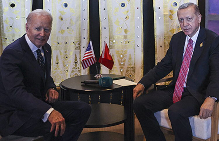 Τζο Μπάιντεν και Ρετζέπ Ερντογάν στο Μπαλί, στο περιθώριο της G20 (φωτ.: Προεδρία της Δημοκρατίας της Τουρκίας)