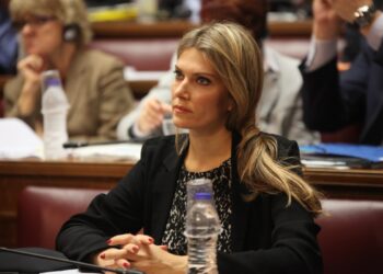 Η Εύα Καϊλή σε κοινή συνεδρίαση των Επιτροπών Ευρωπαϊκών Υποθέσεων, Οικονομικών Υποθέσεων και Κοινωνικών Υποθέσεων με αντιπροσωπεία της Επιτροπής Οικονομικών και Νομισματικών Υποθέσεων του Ευρωκοινοβουλίου. Μάρτιος 2016 (Φωτ.: Eurokinissi / Αλέξανδρος Ζωντανός)