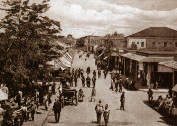 Γειτονιά της Τραπεζούντας σε καρτ ποστάλ εποχής (πηγή: Αρχείο Κωνσταντίνου Φωτιάδη)