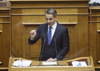 Ο Κυριάκος Μητσοτάκης στο βήμα της Βουλής στη συζήτηση του Ν/Σ του υπουργείου Οικονομικών «Κύρωση του Κρατικού Προϋπολογισμού Οικονομικού Έτους 2023) (Φωτ.: Eurokinissi/Γιώργος Κονταρίνης)