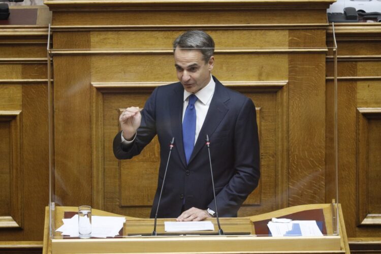 Ο Κυριάκος Μητσοτάκης στο βήμα της Βουλής στη συζήτηση του Ν/Σ του υπουργείου Οικονομικών «Κύρωση του Κρατικού Προϋπολογισμού Οικονομικού Έτους 2023) (Φωτ.: Eurokinissi/Γιώργος Κονταρίνης)