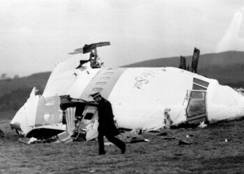 Το κουφάρι του αεροσκάφους της PanAm που κατέπεσε κοντά στο Λόκερμπι μετά την έκρηξη βόμβας παρασύροντας στο θάνατο 270 άτομα (Φωτ. αρχείου: EPA PHOTO/PA FILES)