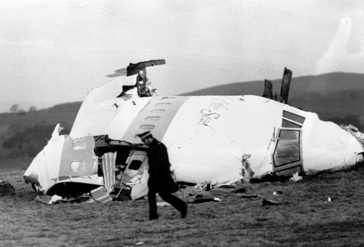 Το κουφάρι του αεροσκάφους της PanAm που κατέπεσε κοντά στο Λόκερμπι μετά την έκρηξη βόμβας παρασύροντας στο θάνατο 270 άτομα (Φωτ. αρχείου: EPA PHOTO/PA FILES)