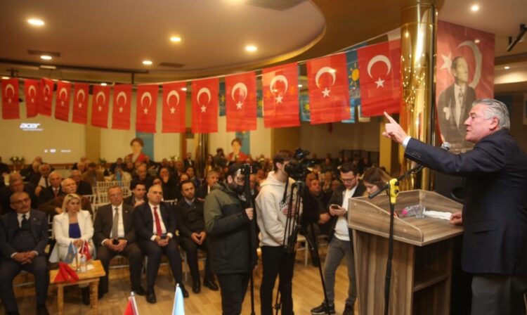 Ο Τούρκος βουλευτής Χουσεΐν Ορς (πηγή: mobile.twitter.com/huseyinorsktu)