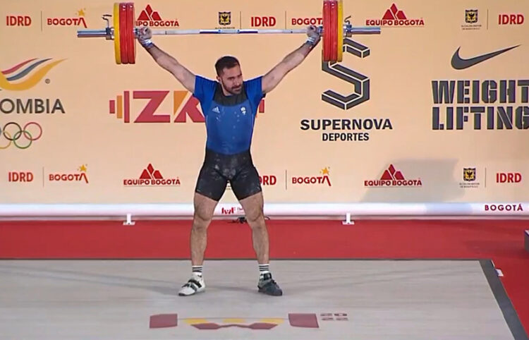 Ο Θοδωρής Ιακωβίδης σηκώνει τα 155 κιλά (φωτ.: weightliftinh.gr)