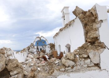 Γκρεμισμένο εκκλησάκι στον Ξερόκαμπο Σητείας μετά από τον ισχυρό σεισμό 6,3 Ρίχτερ που σημειώθηκε ανατολικά της Ζάκρου στην Κρήτη, το 2021 (φωτ. αρχείου: ΑΠΕ-ΜΠΕ/Νίκος Χαλκιαδάκης)