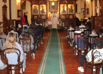 Σχολικός εκκλησιασμός στην Αλεξάνδρεια για την γιορτή των Τριών Ιεραρχών (Φωτ.: ekalexandria.org)