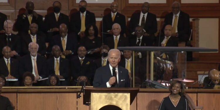 Ο Αμερικανός πρόεδρος Τζο Μπάιντεν στο βήμα της εκκλησίας του Μάρτιν Λούθερ Κινγκ (Φωτ.: twitter.com/POTUS)