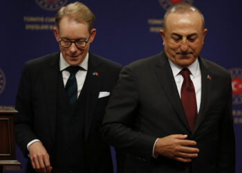 Οι υπουργοί Εξωτερικών Σουηδίας και Τουρκίας κατά τη συνάντησή τους στην Άγκυρα, στις 22/12/22 (φωτ.: EPA / Necati Savas)