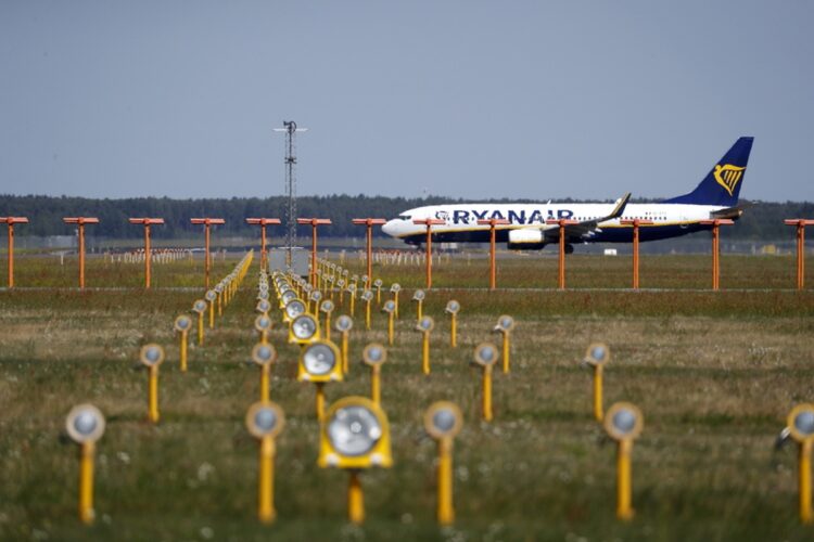 Αεροσκάφος της Ryanair (φωτ. αρχείου: EPA / Toms Kalnins)