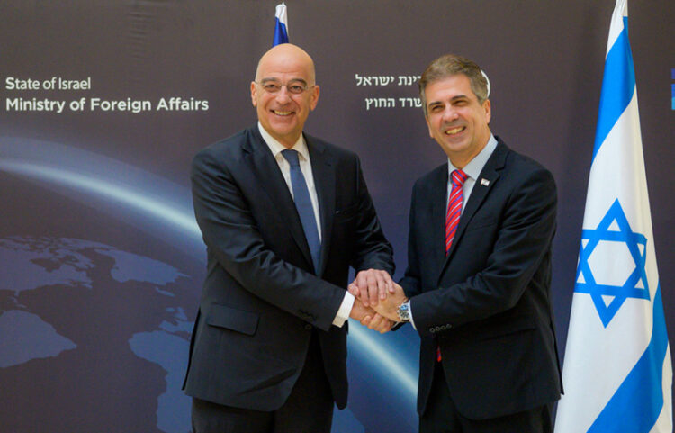 Νίκος Δένδιας και Έλι Κοέν κατά τη συνάντησή τους στο υπουργείο Εξωτερικών του Ισραήλ (φωτ.: ΑΠΕ-ΜΠΕ / ΥΠΕΞ)