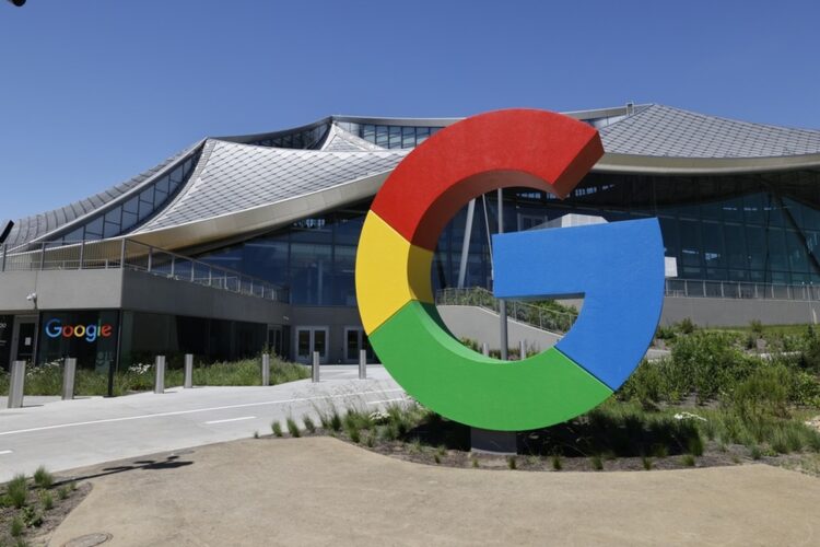 Το λογότυπο της Google στις εγκαταστάσεις της στην Καλιφόρνια (φωτ.: EPA/John G. Mabanglo)
