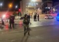 Δυνάμεις ασφαλείας περιφρουρούν το σημείο της επίθεσης (φωτ.: EPA/Atef Safadi)