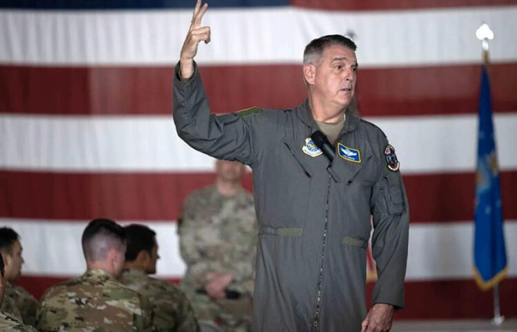 Ο πτέραρχος Μάικλ Μίνιχαν (φωτ.: Senior Airman Faith Schaefer / US Air Force)