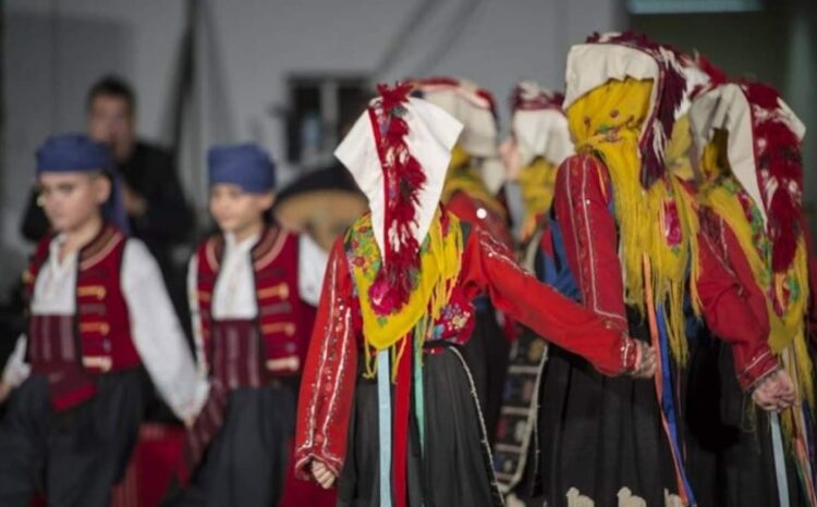 (φωτ.: facebook/ Σωματείο Ελληνικών Χορών «Παραδοσιακή Φλόγα)