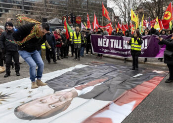 Στιγμιότυπο από αντιτουρκική διαδήλωση, στις αρχές του χρόνου, στη Στοκχόλμη (φωτ.: EPA / Christine Olsson)