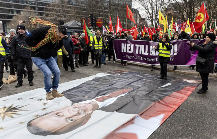 Στιγμιότυπο από αντιτουρκική διαδήλωση, στις αρχές του χρόνου, στη Στοκχόλμη (φωτ.: EPA / Christine Olsson)