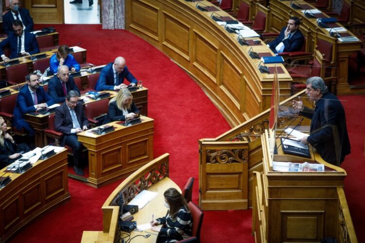 Εικόνα από τη συζήτηση στην Ολομέλεια της Βουλής όπου σήμερα συζητήθηκαν αιτήσεις για άρση ασυλίας (φωτ.: Γιώργος Κονταρίνης/ EUROKINISSI)