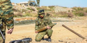Εικόνα από άσκηση του Στρατού Ξηράς στην Ικαρία (φωτ. αρχείου: Eurokinissi/ΥΕΘΑ)