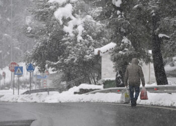 Χιονόπτωση στην Εθνική Οδό Αθηνών-Λαμίας (φωτ.: αρχείο EUROKINISSI / Αντώνης Νικολόπουλος)