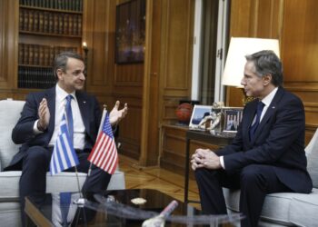 Σε εξέλιξη βρίσκεται η συνάντηση του Έλληνα πρωθυπουργού με τον Αμερικανό υπουργό Εξωτερικών στο Μέγαρο Μαξίμου (φωτ.: EUROKINISSI/Γιάννης Κονταρίνης)
