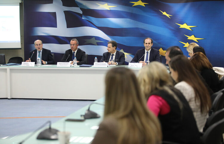 Το οικονομικό επιτελείο εξειδικεύει τα μέτρα (φωτ.: EUROKINISSI / Γιάννης Παναγόπουλος)