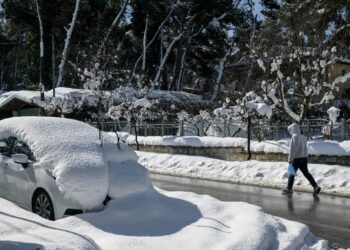 Για αύριο, Πέμπτη, οι χιονοπτώσεις προβλέπεται να συνεχιστούν στις Σποράδες, την ανατολική Θεσσαλία, την Εύβοια, την ανατολική Στερεά (φωτ.: EUROKINISSI/Μιχάλης Καραγιάννης)