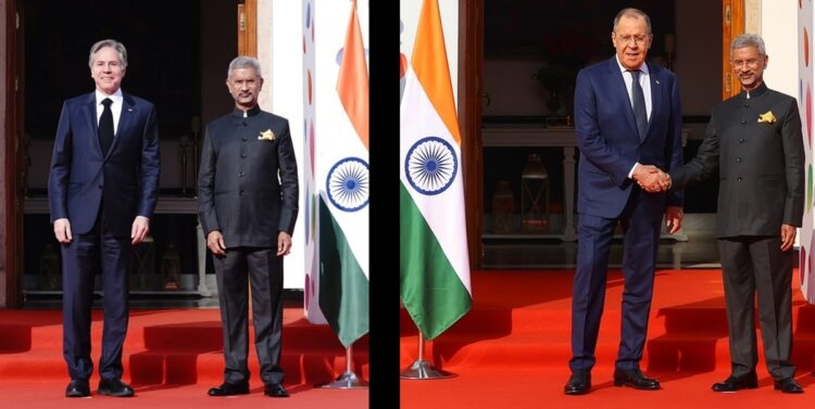 Μπλίνκεν και Λαβρόφ φωτογραφίζονται (ξεχωριστά) στο Νέο Δελχί με τον Ινδό ομόλογό τους: (Φωτ.: EPA / Indian Ministry of External Affairs & EPA / Russian Foreign Ministry Press Service)