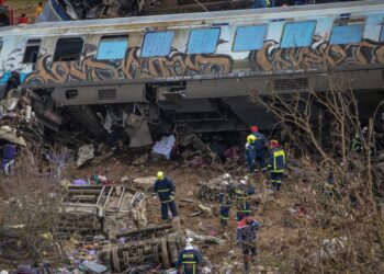 Σιδηροδρομικό δυστύχημα στα Τέμπη έξω από την Λάρισα, σύγκρουση εμπορικής και επιβατικής αμαξοστοιχίας, Τετάρτη 1 Μαρτίου 2023 ( φωτ.: Eurokinissi/Λεωνίδας Τζέκας)
