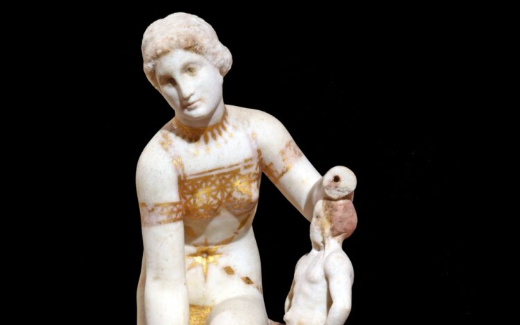 H «Αφροδίτη με το χρυσό μπικίνι», από το Εθνικό Αρχαιολογικό Μουσείο της Νάπολης, θα εκτίθεται στο ισόγειο του Μουσείου Ακρόπολης, όπου δεν απαιτείται η αγορά εισιτηρίου (φωτ.: ΑΠΕ-ΜΠΕ)