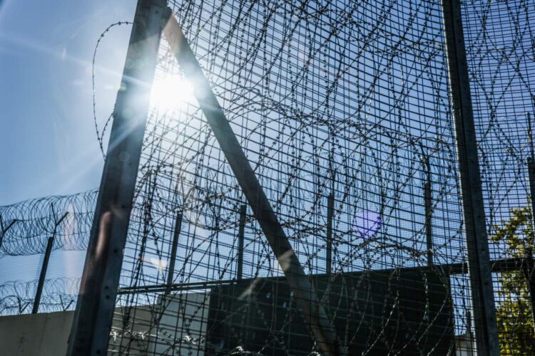 Σύμφωνα με το σχεδιασμό του υπουργείου Προστασίας του Πολίτη, επίκειται η λειτουργία των νέων φυλακών στο Νικηφόρο Δράμας, όπως και στις Κουρούνες Λασιθίου, καθώς και η μετεγκατάσταση του συγκροτήματος σωφρονιστικών καταστημάτων Κορυδαλλού στον Ασπρόπυργο (φωτ.: Γραφείο Τύπου Προεδρίας της Δημοκρατίας/Θοδωρής Μανωλόπουλος)