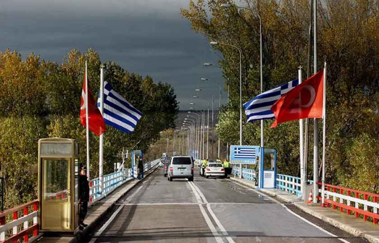 Η γέφυρα των Κήπων στον Έβρο από την τουρκική πλευρά (φωτ.: EUROKINISSI / Τατιάνα Μπόλαρη)