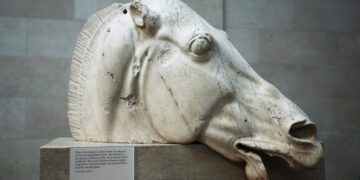 Ο πρόεδρος του Βρετανικού Μουσείου Τζορτζ Όσμπορν, στο άρθρο του, εκφράζει την άποψη τα Μάρμαρα να μπορούν να εκτίθενται τόσο στο Λονδίνο όσο και στην Αθήνα (φωτ.: EUROKINISSI/Μάρκος Χουζούρης)