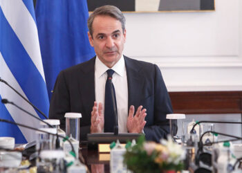 Ο πρωθυπουργός απευθύνεται στο υπουργικό συμβούλιο (φωτ.: EUROKINISSI / Γιάννης Παναγόπουλος)