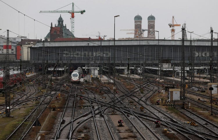 Ο κεντρικός σιδηροδρομικός σταθμός του Μονάχου (φωτ.:. EPA / Anna Szilagyi)