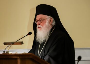 Ο Αρχιεπίσκοπος Αλβανίας Αναστάσιος (φωτ. αρχείου: Eurokinissi / Γιάννης Παναγόπουλος)