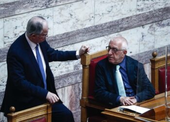 Ο Πρόεδρος της Βουλής Κωνσταντίνος Τασούλας (α) με τον α' αντιπρόεδρο Νικήτα Κακλαμάνη στη Βουλή, όπου συζητούνται στην Ολομέλεια, τα άρθρα και το σύνολο του σχεδίου νόμου: «Ρυθμίσεις σχετικά με τους Οργανισμούς Τοπικής Αυτοδιοίκησης α' και β' βαθμού - Διατάξεις για την ευζωία των ζώων συντροφιάς - Διατάξεις για ανθρώπινο δυναμικό του δημοσίου τομέα - Λοιπές ρυθμίσεις του υπουργείου Εσωτερικών και άλλες επείγουσες διατάξεις»(φωτ.: Σωτήρης Δημητρόπουλος/EUROKINISSI)