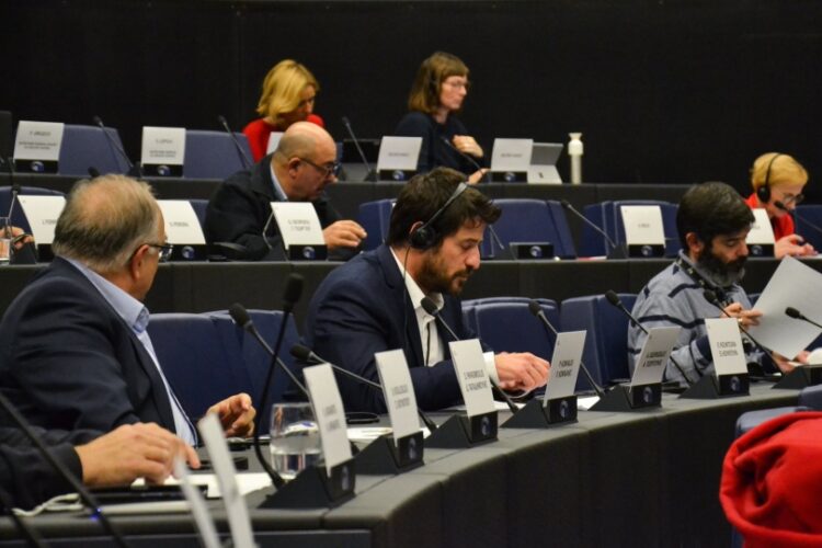 Ο Αλέξης Γεωργούλης σε συνεδρίαση του ευρωκοινοβουλίου. Σύμφωνα με τους δικηγόρους του, ο ευρωβουλευτής δεν έχει κληθεί ακόμη από τη βελγική δικαιοσύνη (φωτ.: facebook/Αλέξης Γεωργούλης)