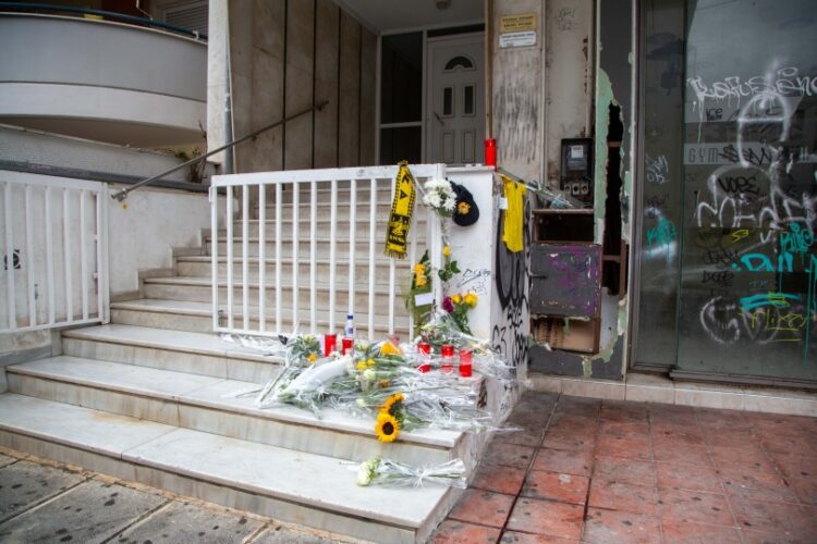 Το σημείο της δολοφονίας του Άλκη Καμπανού στη Χαριλάου, την επόμενη ημέρα της επίθεσης (φωτ.: EUROKINISSI/Ραφαήλ Γεωργιάδης)