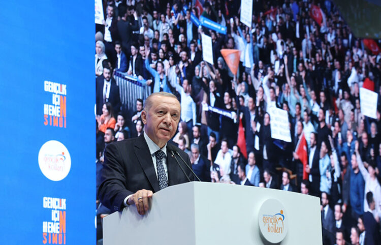 O Ρετζέπ Ταγίπ Ερντογάν σε προεκλογική ομιλία (φωτ.: Προεδρία της  Δημοκρατίας της Τουρκίας)