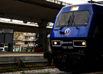 Αμαξοστοιχία του Intercity στο σταθμό της Θεσσαλονίκης (φωτ. EUROKINISSI / Ραφαήλ Γεωργιάδης)