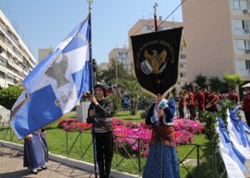 Στιγμιότυπο από την περσινή εκδήλωση για την επέτειο της Γενοκτονίας των Ελλήνων του Πόντου, με τη συμμετοχή της Ένωσης Ποντίων Περιστερίου (φωτ.: facebook.com/en.pontion.peristeriou)