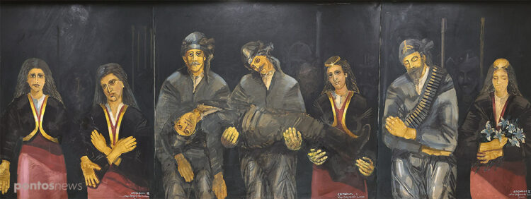 Το τρίπτυχο έργο «Επιτάφιος» (2001) του Σωτήρη Γρηγοριάδη βρίσκεται στην κεντρική αίθουσα του Συλλόγου Ποντίων Νίκαιας-Κορυδαλλού (φωτ.: Κώστας Κατσίγιαννης)