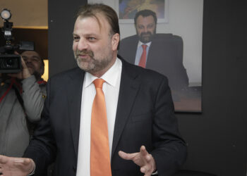 Ο Λάζαρος Λασκαρίδης στην εκδήλωση εγκαινίων του πολιτικού του γραφείου, το 2014 (φωτ.: EUROKINISSI / Χρήστος Μπόνης)