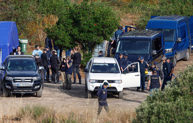 Αστυνομικές δυνάμεις κοντά στο φράγμα Αράντε στη νότια Πορτογαλία (φωτ.: EPA / Luis Forra)