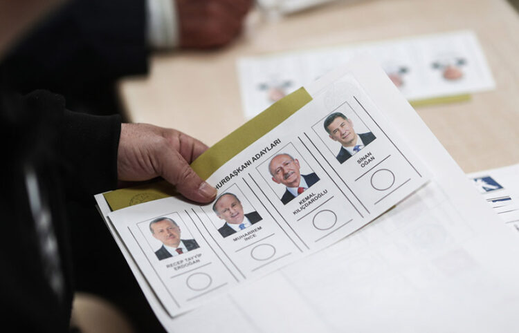 Το ψηφοδέλτιο για τον επόμενο πρόεδρο της Τουρκίας (φωτ.: EPA / Sedat Suna)