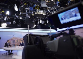 Ο πρόεδρος της Νέας Δημοκρατίας Κυριάκος Μητσοτάκης κατά τη διάρκεια της συνέντευξης που παραχώρησε στην εκπομπή του ΣΚΑΪ «Καλημέρα» και στον δημοσιογράφο Γιώργο Αυτιά (φωτ.: ΑΠΕ-ΜΠΕ/Γρ. Τύπου ΝΔ/Δημήτρης Παπαμήτσος)